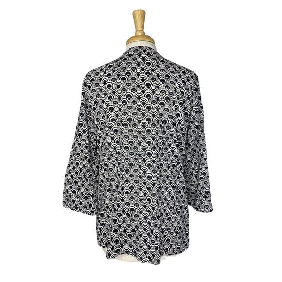 TALBOTS Black White Scalloped Print Crochet Detail Popover Blouse Medium 3/4 - Picture 3 of 11